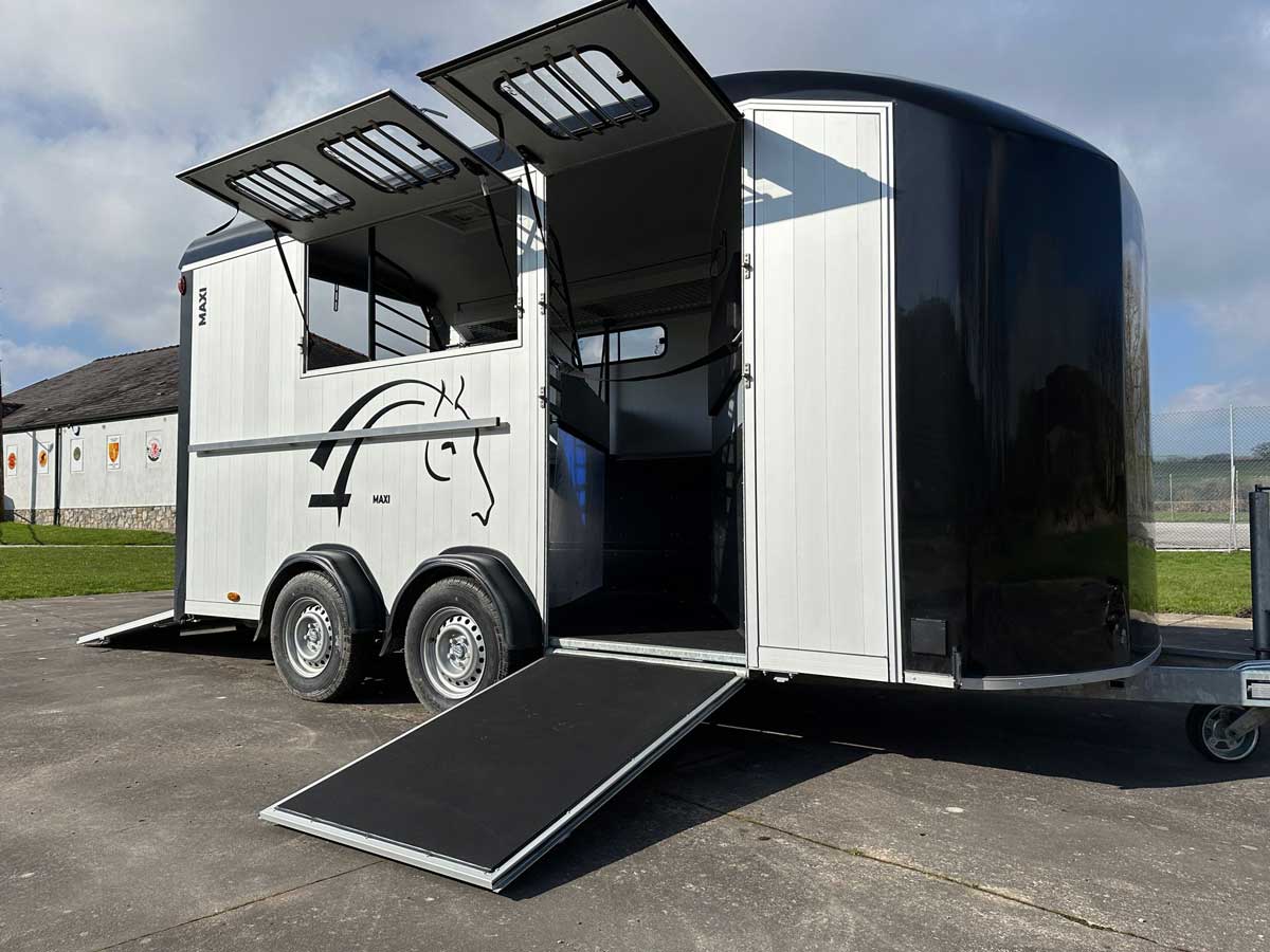Cheval Liberte Maxi Living Horse Trailer - Berkshire County Trailers