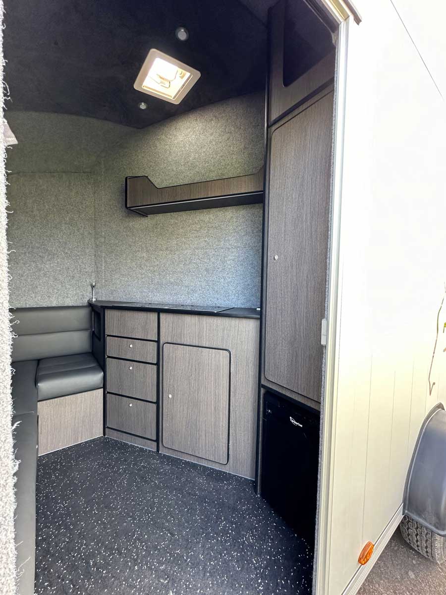 Cheval Liberte Maxi Living Horse Trailer - Berkshire County Trailers