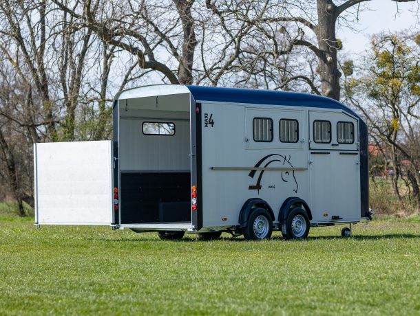 Cheval Liberte Maxi4 Herringbone Horse Trailer - Berkshire County Trailers