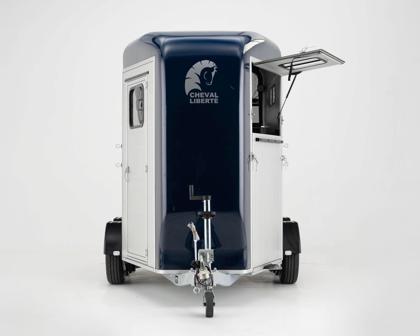 Cheval Liberte Touring One Country Horse Trailer With Tack Room - Berkshire County Trailers