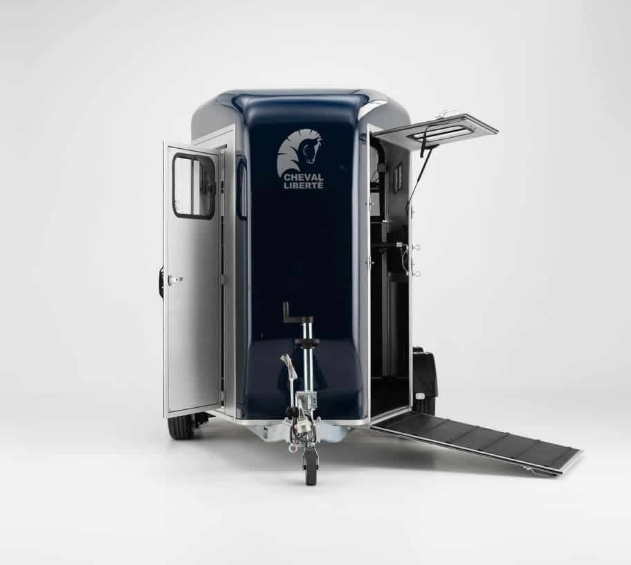 Cheval Liberte Touring One Country Horse Trailer With Tack Room - Berkshire County Trailers