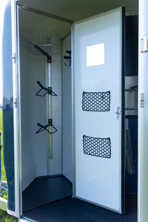 Cheval Liberte Touring One Country Horse Trailer With Tack Room - Berkshire County Trailers