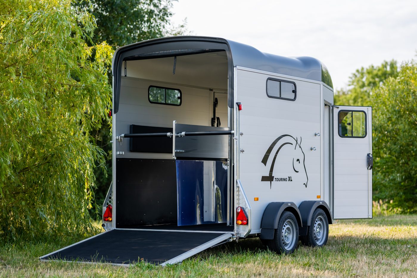 XL horse trailer for 2 horse trailer.