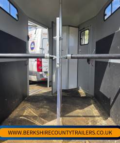 2024 Cheval Touring Country + Tack Room Trailer Grey (VKD2C700VRP010809) 1